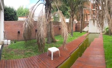 IMPORTANTE CHALET DE CATEGORIA