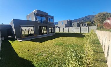 Casas en arriendo nueva, Condominio en Nogales