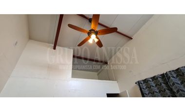 Oportunidad! Se Vende Amplia Casa Unifamiliar en Diablo COD. 349----