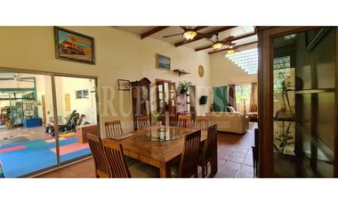 Oportunidad! Se Vende Amplia Casa Unifamiliar en Diablo COD. 349----