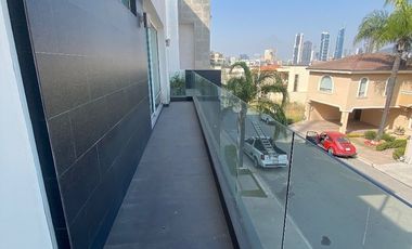 Venta  Casa en Privanzas