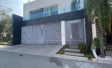 Venta  Casa en Privanzas