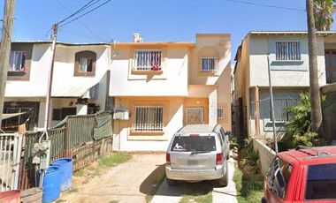 Casa en Venta en Tecate, Baja California. Col. Residencial Santa Anita Calle Lomas de San Benito
