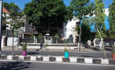 Rumah di jl kutei Surabaya tengah Hadap utara