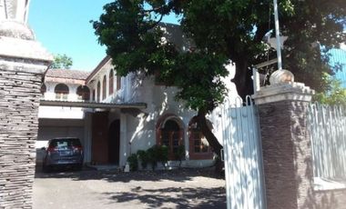 Rumah di jl kutei Surabaya tengah Hadap utara