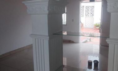 casa en venta en av. las américas. Cod V12711