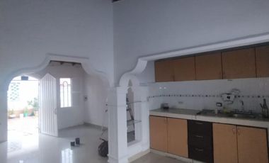 casa en venta en av. las américas. Cod V12711