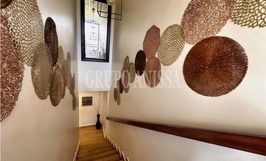 Se Vende Impresionante Casa con Vistas en Altos del Maria