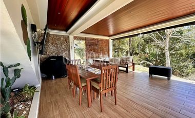 Se Vende Impresionante Casa con Vistas en Altos del Maria