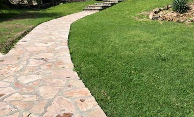 HERMOSA VILLA EN RENTA O  VENTA SOBRE CARRETERA CUERNAVACA-IGUALA