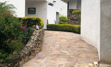 HERMOSA VILLA EN RENTA O  VENTA SOBRE CARRETERA CUERNAVACA-IGUALA