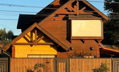 Casa en Arriendo en Aviador Acevedo 425