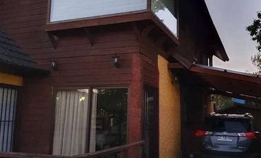 Casa en Arriendo en Aviador Acevedo 425