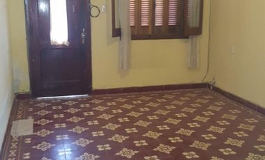 OPORTUNIDAD!! VENDO CASA EN CALLE CLARK Y SUDAMERICA $2M