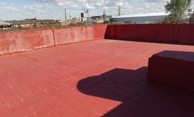 CASA EN VENTA 5 AMBIENTES CON PILETA