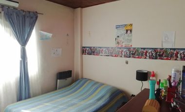 CASA EN VENTA 5 AMBIENTES CON PILETA