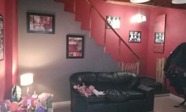 CASA EN VENTA 5 AMBIENTES CON PILETA