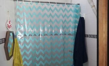 CASA EN VENTA 5 AMBIENTES CON PILETA