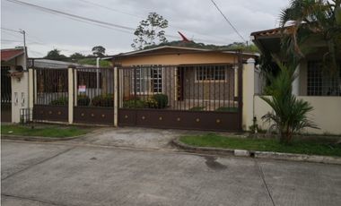 Ganga venta de casa en Parques del Oeste