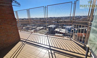 Departamento 4 ambientes con 2 baños y gran balcon en  San Martin Centro