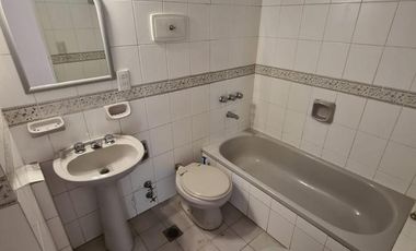 Departamento 4 ambientes con 2 baños y gran balcon en  San Martin Centro