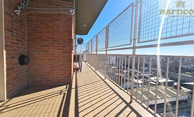 Departamento 4 ambientes con 2 baños y gran balcon en  San Martin Centro