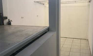 Casa en venta de tres pisos en pleno centro de Iquique 222m2