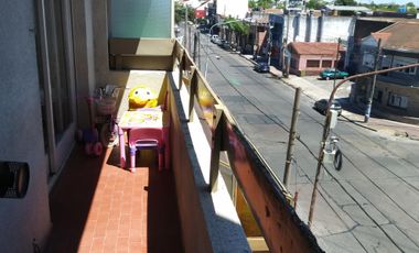 DEPTO 3 AMB AL FRENTE C/COCHERA Y BALCON  S/ AV. GAONA