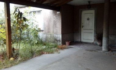 Casa ideal 2 familias. A refaccionar. Venta Lomas de Zamora