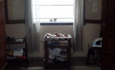 Casa ideal 2 familias. A refaccionar. Venta Lomas de Zamora