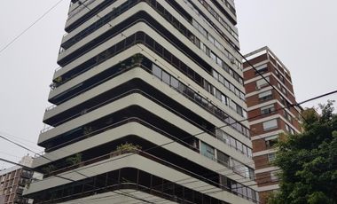 EXCELENTE PISO DE 5 AMBIENTES CON 3 COCHERAS.
