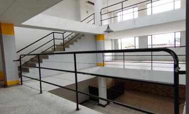 edificio en arriendo en los zipas. Cod A104132