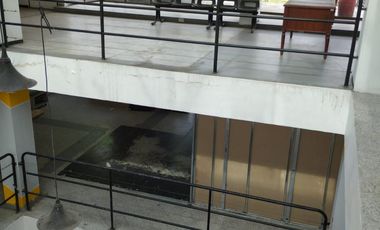edificio en arriendo en los zipas. Cod A104132
