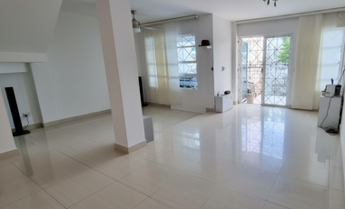 casa-local en arriendo en el recreo. Cod A93524
