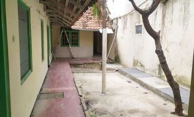 Rumah luas strategis di kawasan bisnis Gejayan