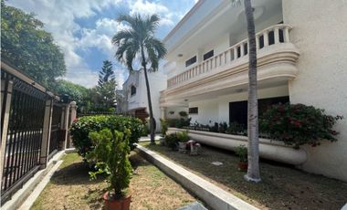 Casa independiente en venta, sector Villa Santos.