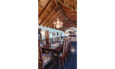 Casa en el Barrio la Herradura con Pileta cubierta