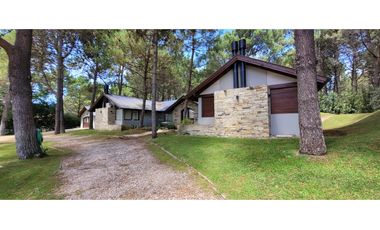 Casa en el Barrio la Herradura con Pileta cubierta