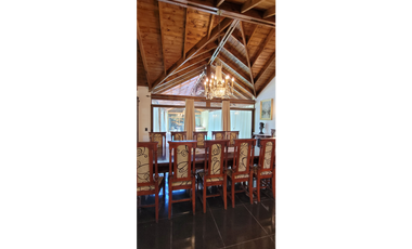 Casa en el Barrio la Herradura con Pileta cubierta