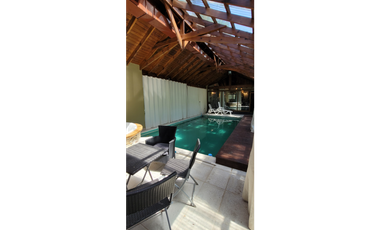 Casa en el Barrio la Herradura con Pileta cubierta