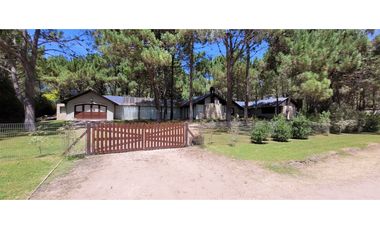 Casa en el Barrio la Herradura con Pileta cubierta