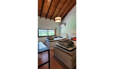 Casa en el Barrio la Herradura con Pileta cubierta