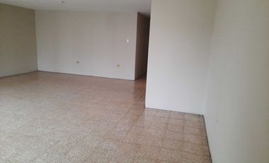 VENDO CASA DE 3 DEPARTAMENTOS, KENNEDY