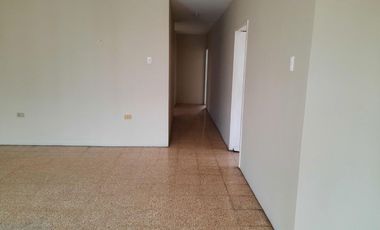 VENDO CASA DE 3 DEPARTAMENTOS, KENNEDY