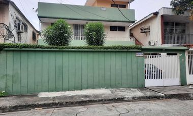 VENDO CASA DE 3 DEPARTAMENTOS, KENNEDY