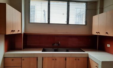 VENDO CASA DE 3 DEPARTAMENTOS, KENNEDY