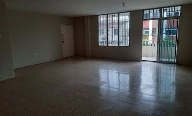 VENDO CASA DE 3 DEPARTAMENTOS, KENNEDY