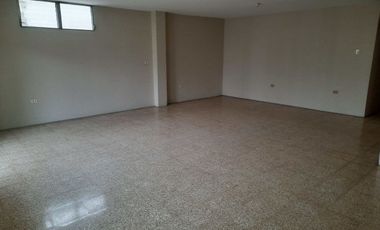 VENDO CASA DE 3 DEPARTAMENTOS, KENNEDY