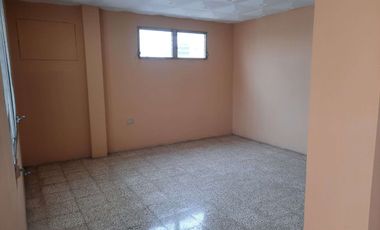 VENDO CASA DE 3 DEPARTAMENTOS, KENNEDY