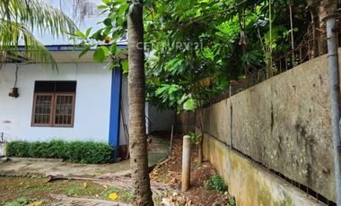 Dijual Rumah Hitung Tanah Selangkah Ke Jalan Raya Veteran JakSel